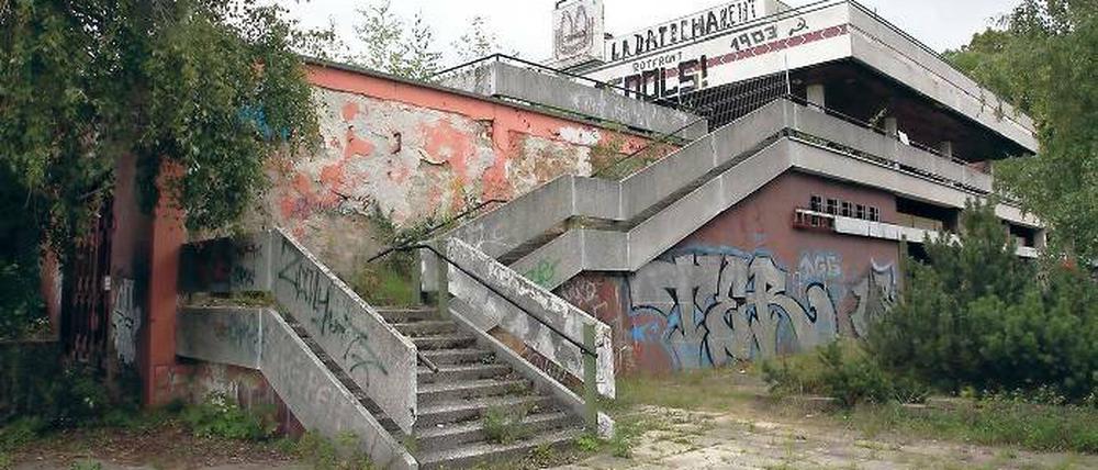 Einst beliebt. Heute ist das Terrassenrestaurant „Minsk“ eine Ruine. Seit Jahren soll es abgerissen werden, nun könnte der Denkmalschutz es womöglich retten.