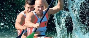 Zuversichtlich nach Szeged. Schlagmann Ronald Rauhe aus Potsdam (vorn) und Jonas Ems aus Essen wollen nun bei den EM in den Medaillenbereich sprinten. Das gleiche hat Rauhe außerdem im Einer über 200 Meter vor.