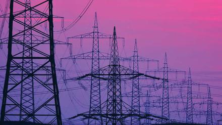 In der Abendsonne sehen selbst Stromleitungen wunderschön aus. Der Ausbau des Hochspannungsnetzes ist ein Hauptthema der kommenden Jahre.