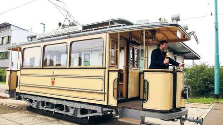 Wie zu Kaisers Zeiten. Die Straßenbahn von 1907 ist rekonstruiert.
