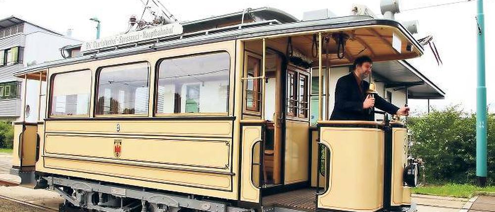 Wie zu Kaisers Zeiten. Die Straßenbahn von 1907 ist rekonstruiert.
