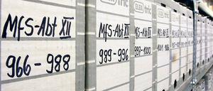 Zu den Akten. Uni-Kritiker wünschen sich, dass die Stasi-Vergangenheit an der Hochschule besser aufgearbeitet werden soll.