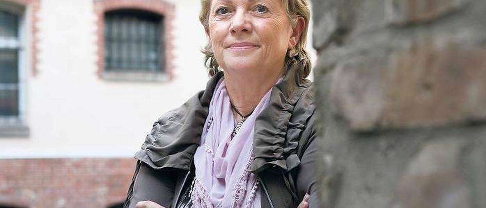 Erzählen hilft. Jutta Fleck kam nach einem gescheiterten Fluchtversuch in DDR-Haft. Später kämpfte sie vom Westen aus um ihre in der DDR festgehaltenen Töchter. Heute leitet sie in Hessen ein Zeitzeugenprojekt.