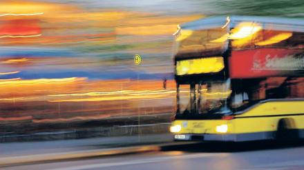 Geschwind. So flott voran wie hier geht es für die Busse der BVG auf vielen Berliner Straßen nicht mehr.