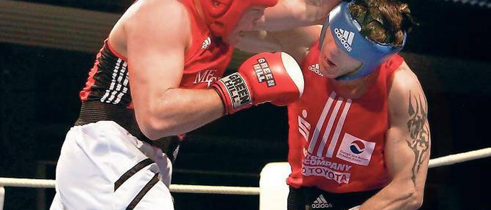 Auf ein Neues. Babelsbergs Schwergewicht Vitalius Subacius (rechts) wird auch in der kommenden Saison auf Alexander Povernov vom Deutschen Rekordmeister Velberter BC treffen.