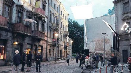„Russendisko“. Für die Verfilmung von Wladimir Kaminers Buch wurde die Kulisse der „Berliner Straße“ in Babelsberg genutzt. Ein neues Darlehens-Programm soll ab August 2011 Finanzierungslücken bei Filmproduktionen in Berlin-Brandenburg schließen. Es ist mit fünf Millionen Euro ausgestattet.