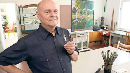 Oft auf verlorenem Posten, lässt sich aber nicht entmutigen. Der Maler Peter Rohn in seinem Atelier.