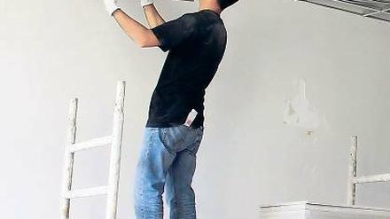 Die letzte Etappe. Noch bevölkern Bauarbeiter den Verbinder der neuen Gesamtschule in der Haeckelstraße. In zehn Tagen soll hier der Unterricht beginnen.