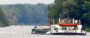 Umstritten. Gegen den Ausbau des Sacrow-Paretzer-Kanals gibt es erheblichen Widerstand. Die Erweiterung des Teilstücks der Bundeswasserstraße Untere Havel-Wasserstraße ist eine Maßnahme des Verkehrsprojektes Deutsche Einheit 17.