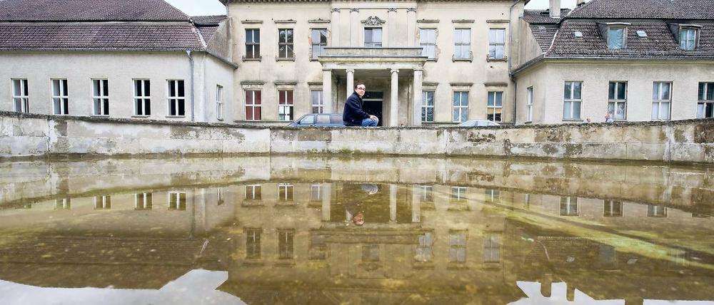 Kunst am Schloss. Seit vier Jahren sind Armenier Besitzer des sanierungsbedürftigen Schlosses Prötzel. Vom 5. bis 7. August findet ein Musikfestival statt.