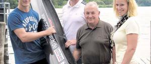 Unterstützer. Hartmut Ohlig mit Ronald Verch, Sebastian Brendel und Franziska Weber (v. l.)