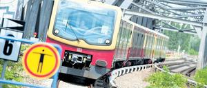 Es wird nicht besser. Fahrzeugmangel und Streckensperrungen führten bei der Berliner S-Bahn in Richtung Olympiastadion zum Chaos.