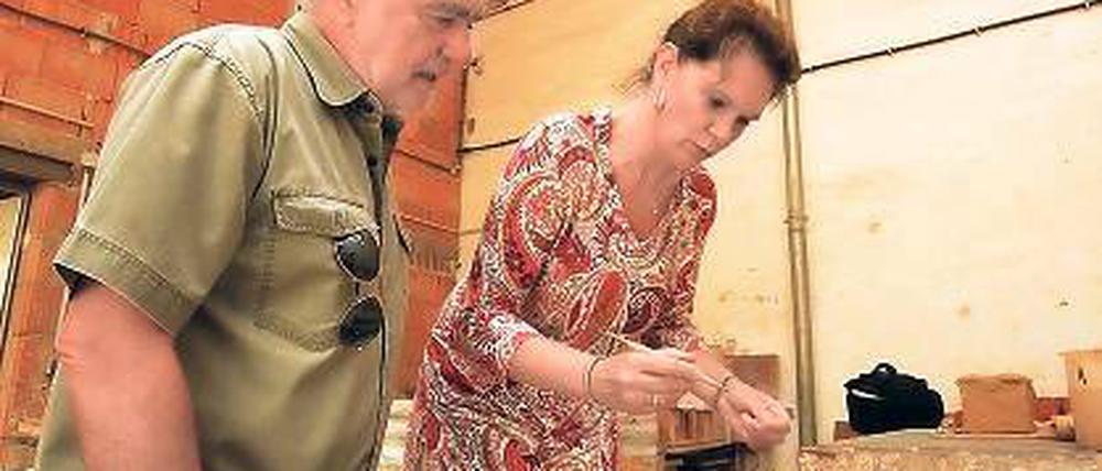 Ziegel handgemacht: Jürgen Wackermann und Saskia Ludwig.