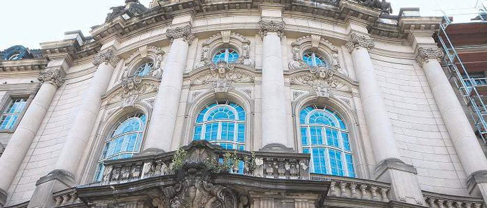 Künftig einsichtig? Das Rathaus ist nach Ansicht der Fraktion Die Andere ein Teil des Potsdamer Transparenz-Problems. Solange die Verwaltung nicht mitarbeite, könnten neue Regeln und Satzungen nicht viel bringen, meinen die Stadtverordneten.