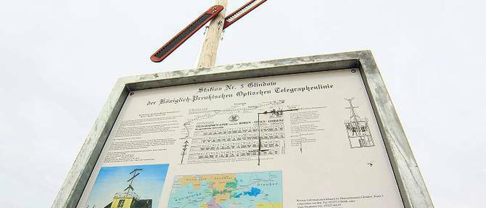 Wiederholt das Ziel von Randalierern: Der optische Telegraf samt Infotafel auf dem Glindower Fuchsberg.
