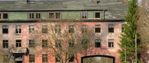 Auf dem 112 Hektar großen Gelände der Krampnitzer Kasernen im Potsdamer Norden sind die Überreste der militärischen Nutzung zu besichtigen.