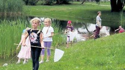 Angeln beflügelt: Ruhlsdorfer Kita-Kinder beim Jury-Besuch.