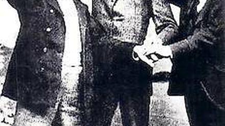 Otto Lilienthal (Mitte) mit Schauspielerkollegen.