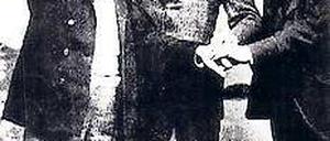 Otto Lilienthal (Mitte) mit Schauspielerkollegen.