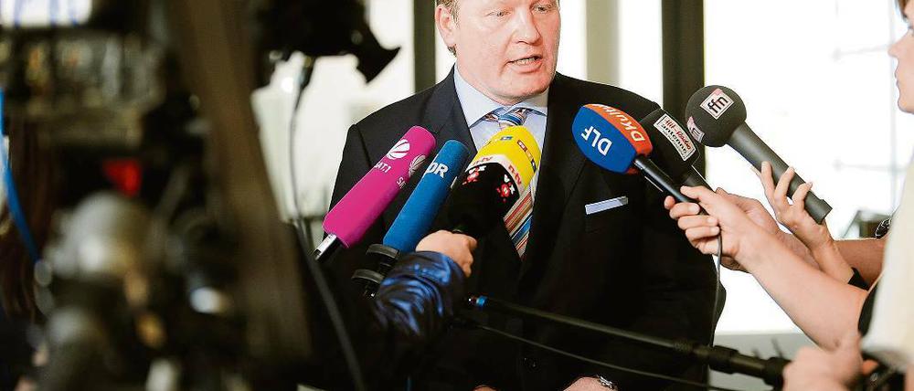 In Erklärungsnot. Niedersachsens Kultusminister Althusmann steht wegen seiner Dissertation in Potsdam unter Plagiatsverdacht.
