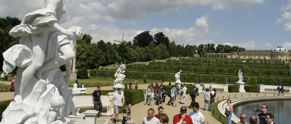 Touristen strömen millionfach in die Landeshauptstadt. Dass die künftig ein bisschen mehr bezahlen und dadurch den Wegfall von fünf Millionen Euro Landesförderung in Form der Hauptstadtmittel kompensieren, dafür spricht sich die CDU aus.