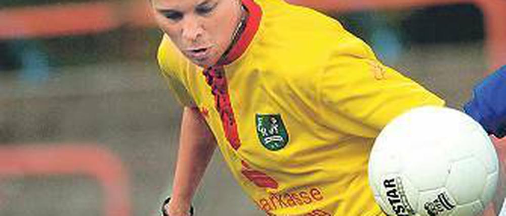 Patricia Hanebeck (25) spielte in der 1. Frauenfußball-Bundesliga für den SC 07 Bad Neuenahr (19 Partien/3 Tore), FCR Duisburg (101/38) und Hamburger SV (22/10), ehe sie 2009 zum Zweitligisten 1. FC Köln (33/13) ging. Jetzt wechselte die U19-Weltmeisterin von 2004 für drei Jahre zum Deutschen Meister Turbine Potsdam.