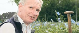 Wolfgang Kautz, der Herr des Rittersporns. Eine Sorte benannte er nach Janusz Korczak.