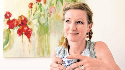 Kleine Brüche. Die Blumenporträts von Kerstin Heymann ziehen hinein – und irritieren.