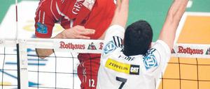 Paul Carroll (l.) ist einer der effektivsten Angreifer in der Volleyball-Bundesliga.