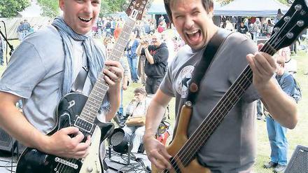 Gitarrengötter. Die „Roompilots“ aus Berlin spielten am Wasserturm.