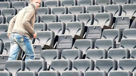 Er darf Platz nehmen. Maik Franz ist nun in Berlin angekommen.