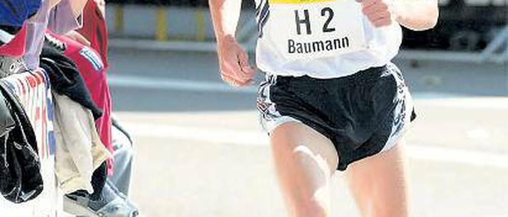 Dieter Baumann, 46, gehört zu den bisher erfolgreichsten deutschen Langstreckenläufern, über 5000 Meter wurde er 1992 Olympiasieger. Seine Karriere beendete er 2003.