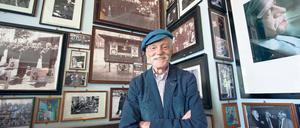 Die Erinnerung bleibt wach. Friedel Drautzburg, Chef der „Ständigen Vertretung“ am Schiffbauerdamm, hat die Wände seines Lokals mit Fotos, Plakaten und Zeitungsausschnitten aus der Bonner Hauptstadtzeit gepflastert. Einige hängen auch im Männerklo.