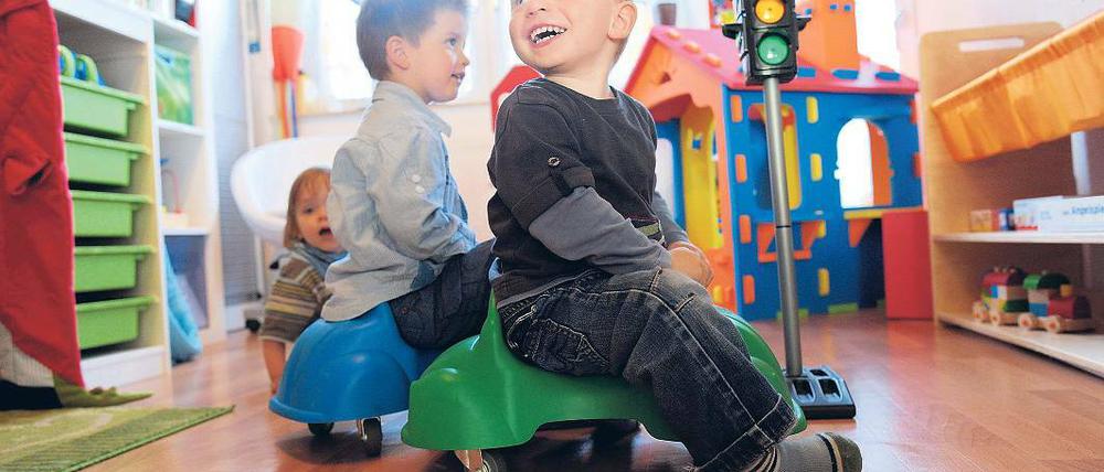 Schutzauftrag. Jedes Kind in Deutschland hat seit dem Jahr 2000 ein gesetzlich verankertes Recht auf gewaltfreie Erziehung.