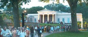 Kein Zutritt. Besucher dürfen vorerst nicht ins Schloss Charlottenhof.