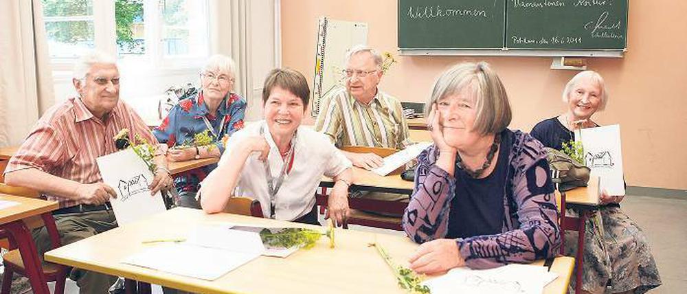 Die Schulbank drücken. Abiturienten des Jahrgangs ’51 am „Humboldt“.