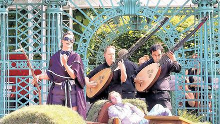 Verwirrung im Gartensalon. Die Junge Barockoper Sanssouci mit Giovanni Alberto Ristoris Oper „Calandro“ am Neuen Palais.