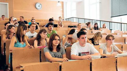 Vertane Chancen. Sollten dem Wissenschaftsbereich tatsächlich 27 Millionen Euro gestrichen werden, dürfte es auch an der Universität Potsdam bald wieder freie Plätze in den Hörsälen geben.