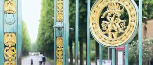 Der Erhalt der Parks, hier der Eingang zum Park Sanssouci, kostet. Die Schlösserstiftung ist notorisch klamm.