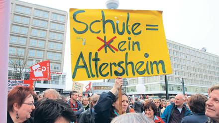 Schule auf der Straße. Die Demonstration am Donnerstag beginnt um 12.30 Uhr am Rosa-Luxemburg-Platz und führt zum Brandenburger Tor.