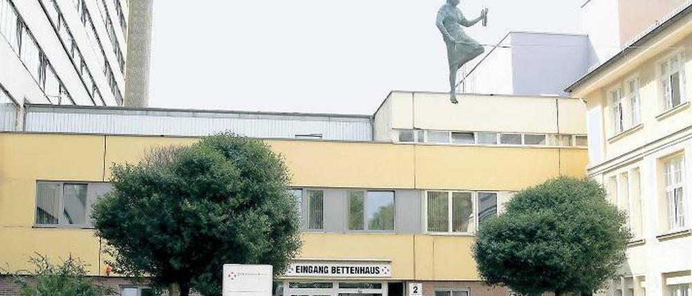 Auf der Liste. Auch das DRK-Krankenhaus Köpenick war vor einem Jahr in das Visier der Ermittler gerückt und gehörte zu den drei Kliniken, in denen Großrazzien durchgeführt wurden.
