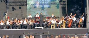 Musikalisch. Auf der Freiluft-Bühne des Waschhauses an der Schiffbauergasse inszenierte das Deutsche Filmorcherster Babelsberg die Vertonung des Potsdamer Welterbes.