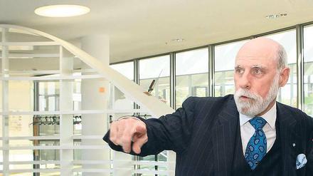 Blick in die Zukunft. Vinton Cerf hat vor über 30 Jahren zusammen mit Robert Kahn den Grundstein für das Internet gelegt. Heute weiß der 67-jährige Plattner-Fellow bereits, was das Netz morgen schon können wird.