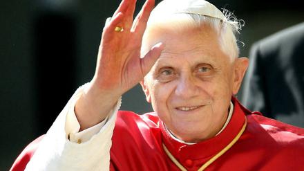 Die Frage ist, ob 75 000 Menschen vors Schloss passen, wenn Papst Benedikt XVI. nach Berlin kommt.