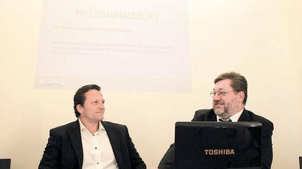 Pro Brauhausberg. CDU-Mitglied und Unternehmer Andreas Ehrl (l.) und Bäder-Experte Christian Schirrholz bei der Pressekonferenz am Freitag. Ehrl unterstützt die Forderung der Bürgerinitiative nach einem Erhalt der Schwimmhalle am Brauhausberg.