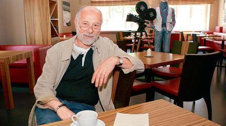 Vom Film. Jörg Weiland war Kameramann und Unternehmer, mit seiner Restaurant-Bar „Klappe“ in den Babelsberger Park Studios betritt er jetzt berufliches Neuland. Sein Chefkoch Arne Halit will täglich ab 18 Uhr Gourmetküche anbieten.
