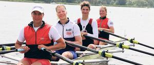 In einem Boot. Britta Oppelt, Stephanie Schiller, Carina Bär und Julia Richter.