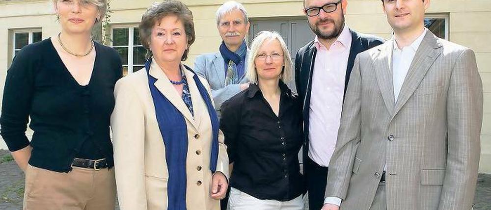 Fluglärmgegner. Anja Frehse vom Verein Berliner Vorstadt, Carmen Klockow aus Neu Fahrland, Jan Fiebelkorn-Drasen (Nauener Vorstadt), Pia von Kaehne (Klein Glienicke), Markus Peichl und Peter Kreilinger, der die Havelseen vor Lärm bewahren will (v.l.).
