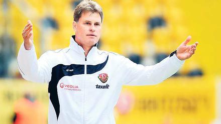 Neue Besen kehren gut. Ralf Loose (48) wurde unter anderem 1981 in Australien mit der deutschen U-20-Nationalmannschaft Junioren-Weltmeister. Er war Nationaltrainer Liechtensteins, der Sportfreunde Siegen und des FC Augsburg. Seit dem 12. April ist er Trainer der SG Dynamo Dresden.