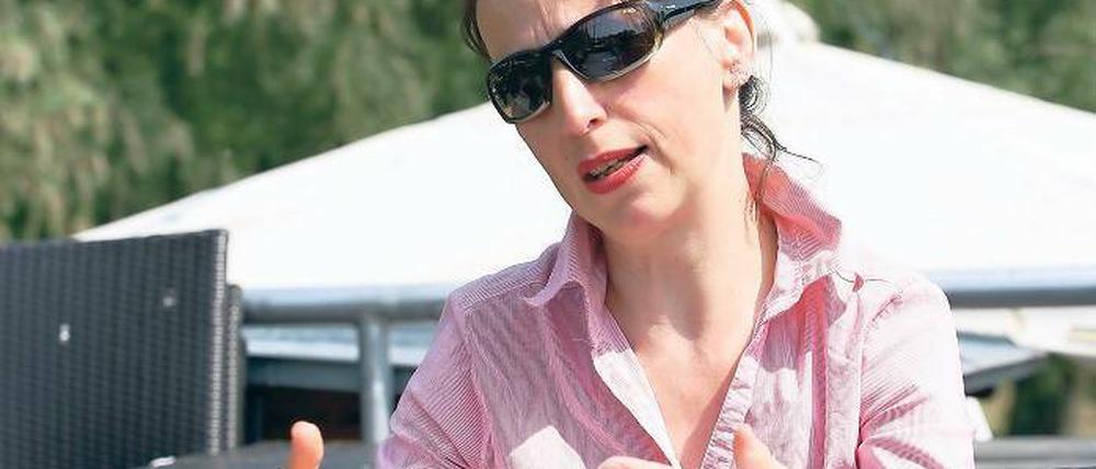 Entspannt. Paula E. Paul genießt die festen Strukturen, die ihr am Theaterschiff die Arbeit zur Erholung machen.